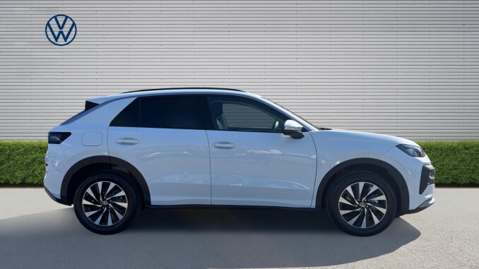 Volkswagen T-Roc 1.5 eTSI 150 Life 5dr DSG Petrol Hatchback - Image 4